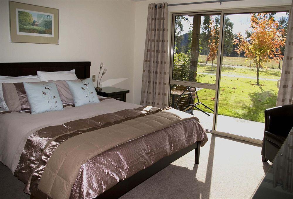 Maple Lodge Luxury Bed & Breakfast Albert Town Εξωτερικό φωτογραφία