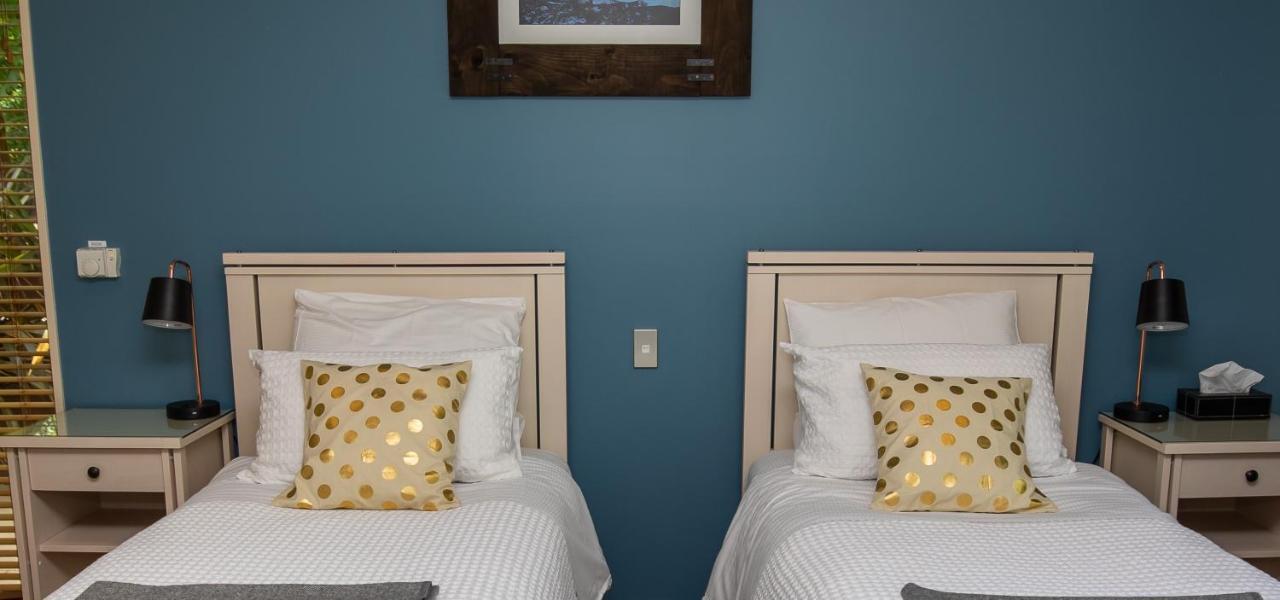 Maple Lodge Luxury Bed & Breakfast Albert Town Εξωτερικό φωτογραφία